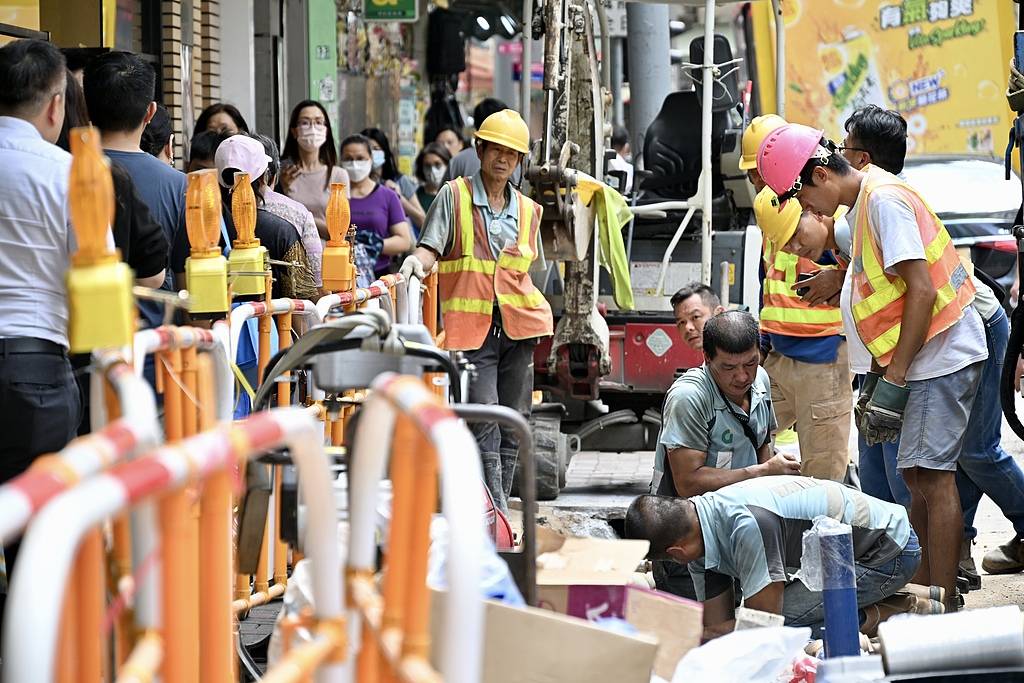 赴香港做建筑工月薪3萬月休9天，搞清全貌再說羨慕