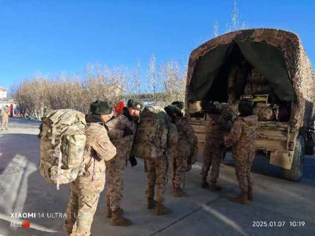 緊急馳援！西藏軍區(qū)部隊第一時間趕赴震中