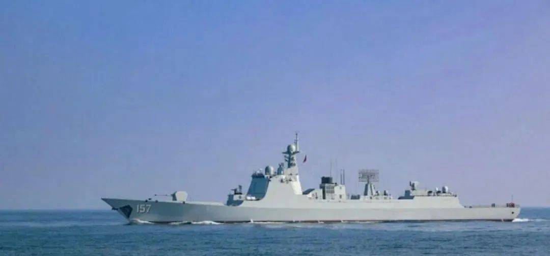 兩岸軍艦再次對峙，臺軍挑釁遭解放軍駁斥，052D卸下主炮炮衣亮劍，臺艦艇灰溜溜撤離，島內(nèi)“綠媒”氣得跳腳